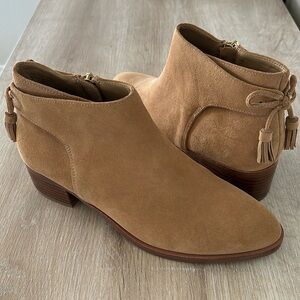 LIKE NEW TALBOTS VIA TASSEL TIE SUEDE ANKLE BOOTS